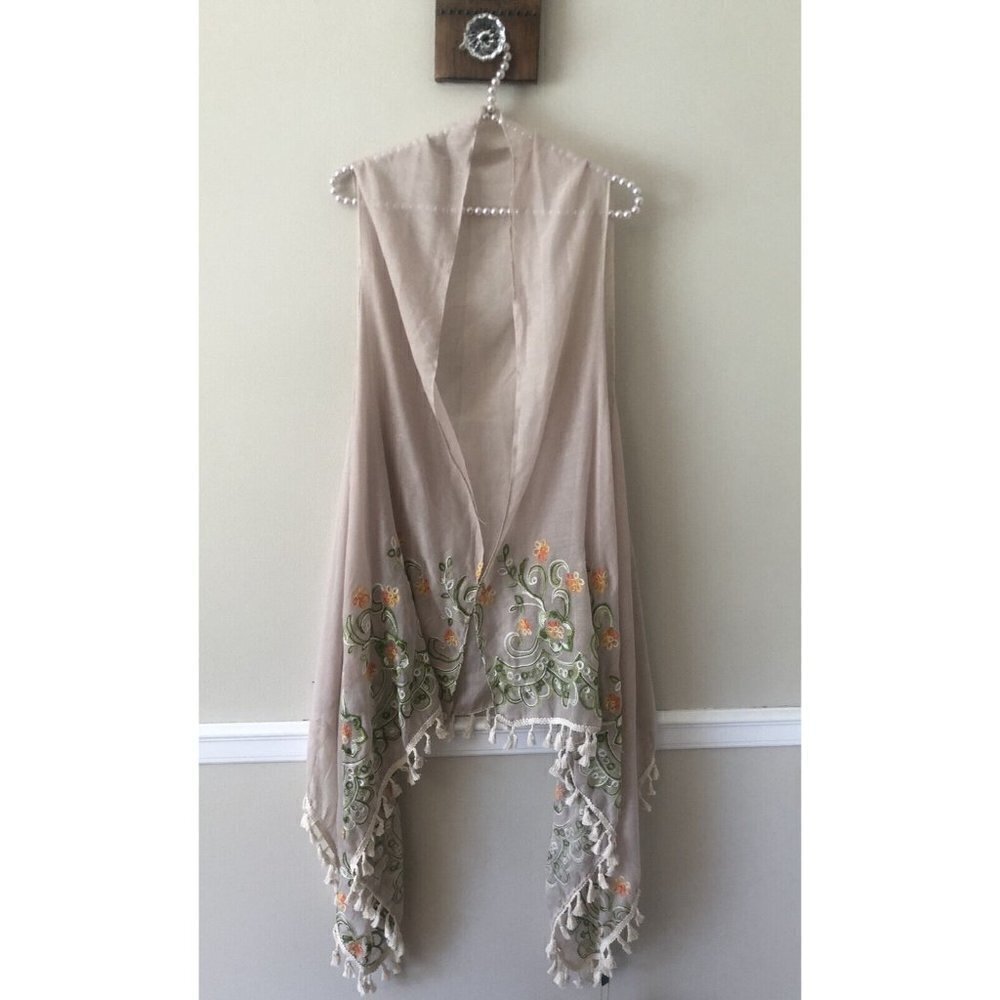 NWT Justin & Taylor Sheer Floral Embroidered Kimono Vest Cream One Size